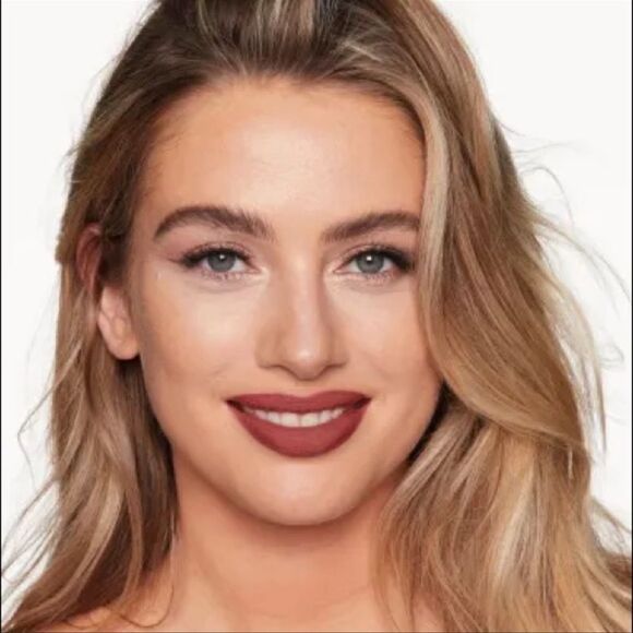 Charlotte Tillbury Matte Revolution Color Walk of No Shame - Picture 7 of 12